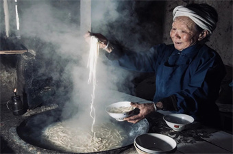 已是城里人，却成乡下客，难忘小时候妈妈做的那碗面